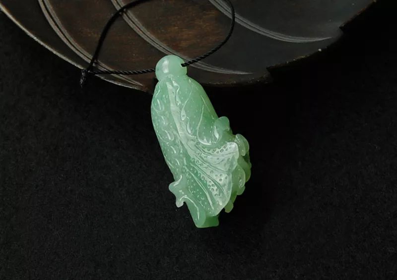 翡翠掛件造型圖片-精品翡翠吊墜寓意