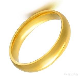 男戒指款式圖片-男士戴金戒指，戴多少克的比較合適？