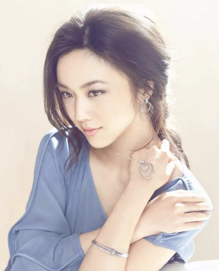 禮物送項鏈意義？戒指的寓意是什么？男人送女人手鐲的意義