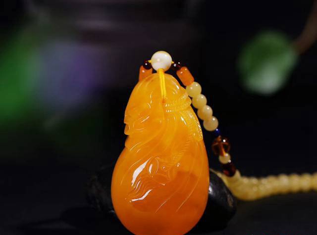 雞油紅蜜蠟多少錢一克？