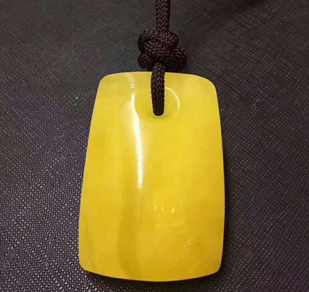 蜜蠟多少錢一克雞油黃，越黃價格越高嗎？