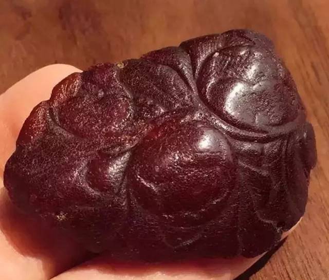 紅蜜蠟，時間使它顏色變得如此深沉！