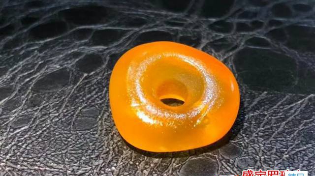 老蜜蠟餅子的前世今生，你不知道的這里給出了答案！