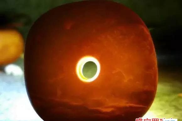 什么是二代老蜜蠟，二代老蜜蠟多少錢一克？