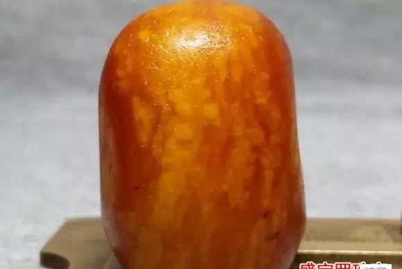 什么是二代老蜜蠟，二代老蜜蠟多少錢一克？