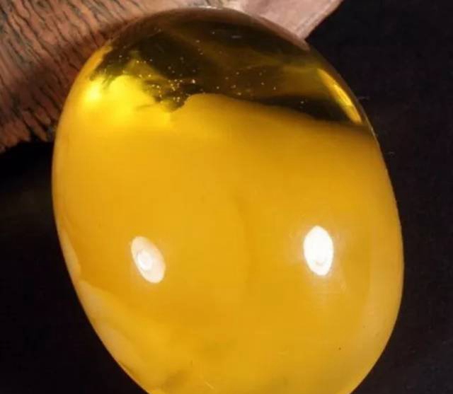 只要搞清楚假蜜蠟是用什么做的，想吃藥都難！