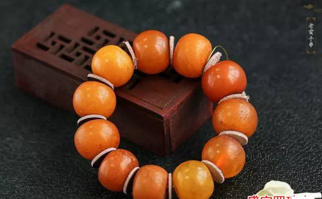 紅皮老蜜蠟手串價格，這樣才是對的！