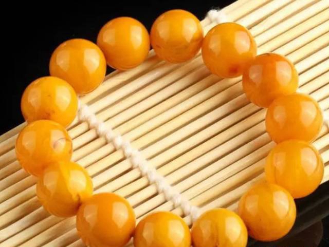 二代蜜蠟怎么辨別真假，沒有比看證書更直接的方法了！