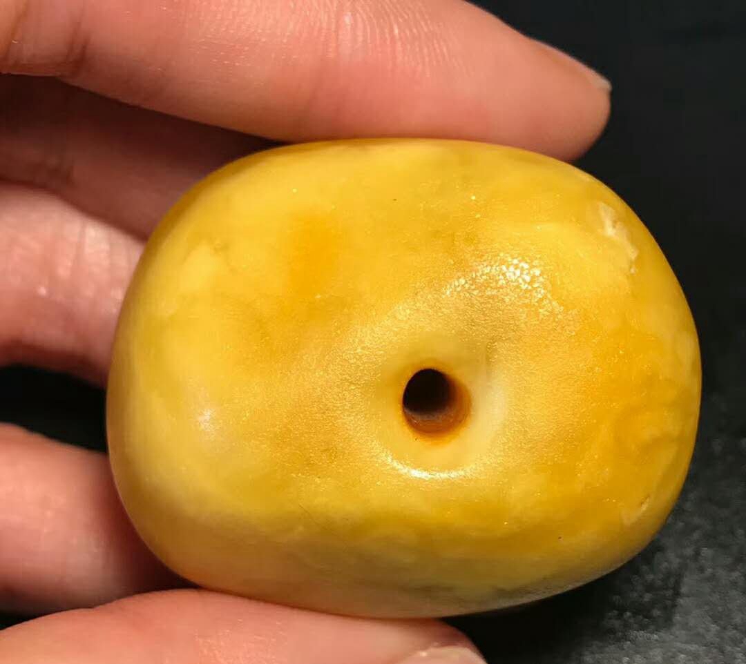 老蜜蠟手串多少錢一克，看完文章你告訴我！