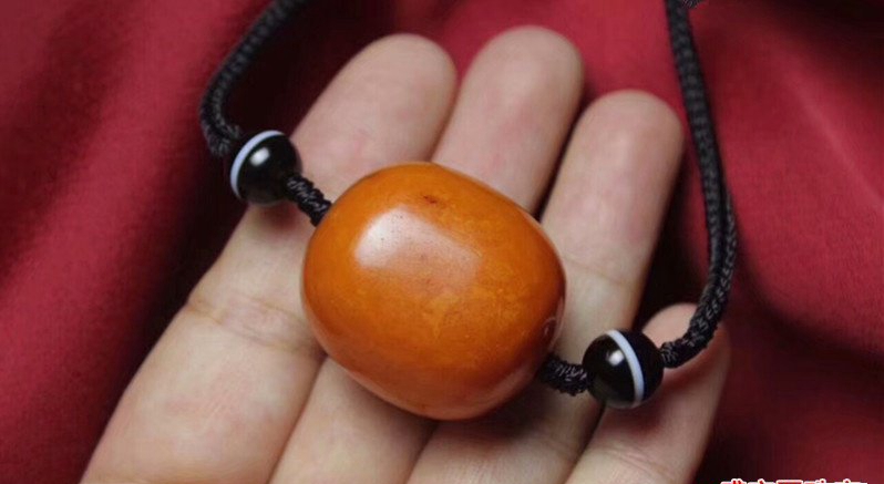 西亞老蜜蠟多少錢一克，西亞老蜜蠟與藏蠟有和區別？