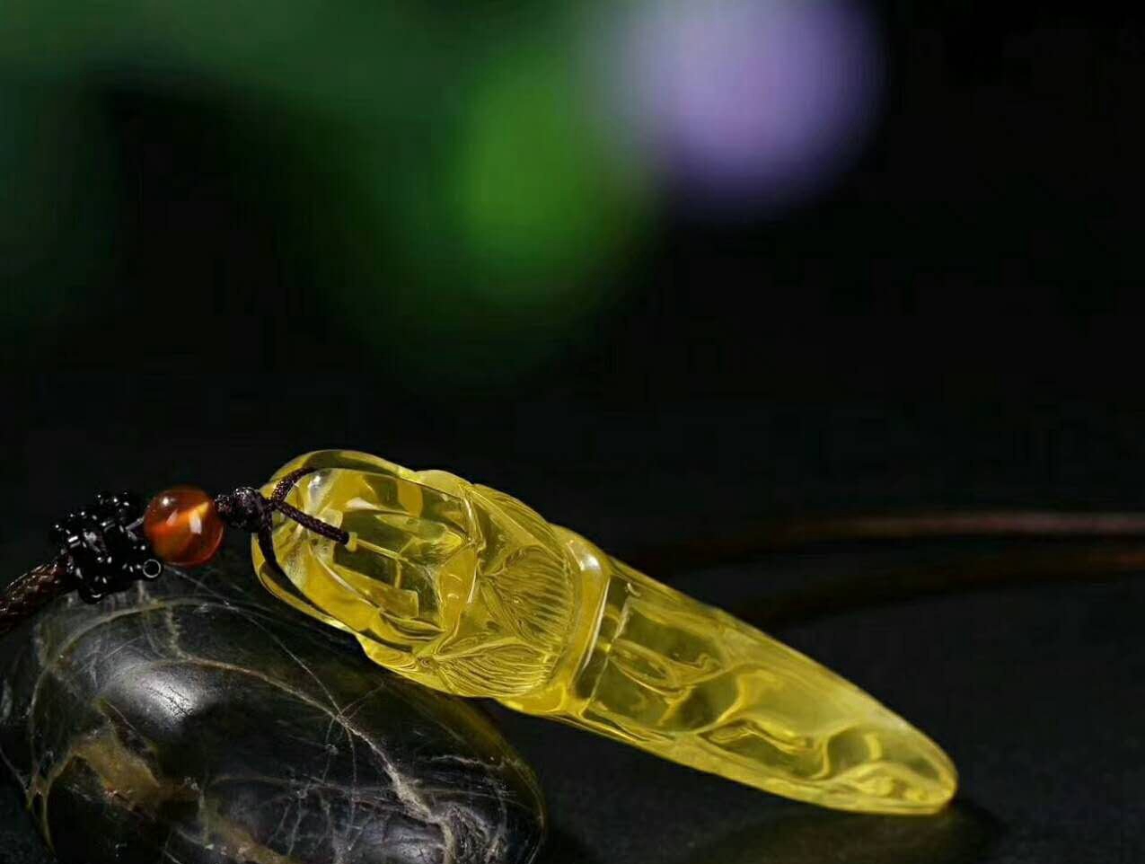 琥珀蜜蠟金絞蜜價格，誰最高？