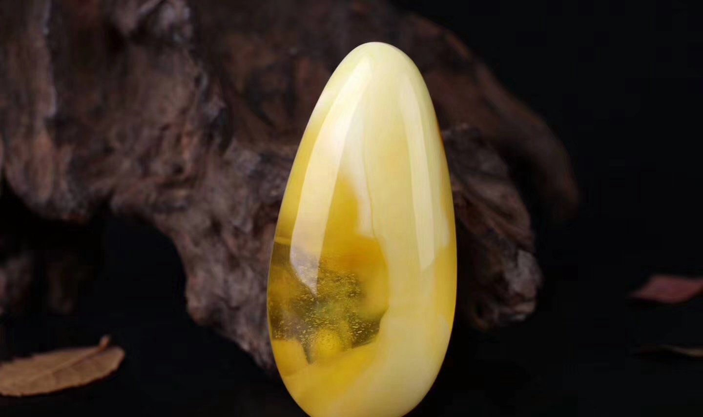 琥珀蜜蠟金絞蜜價格，誰最高？