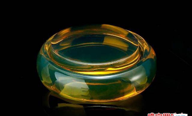 不注意這些琥珀手鐲的佩戴禁忌，到時候要后悔！