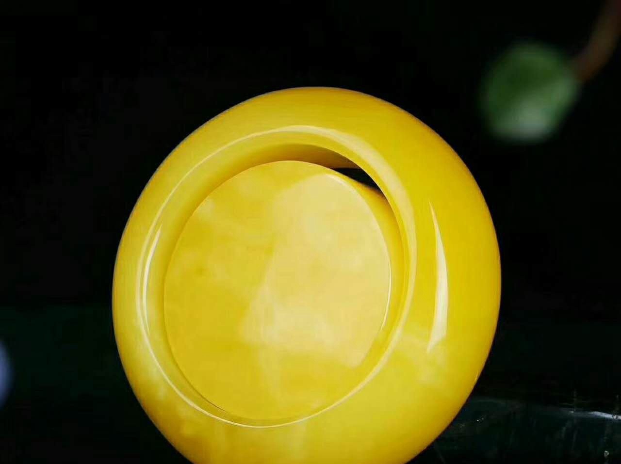 蜜蠟手鐲的價格，為什么手鐲和鐲心要一起出售呢？