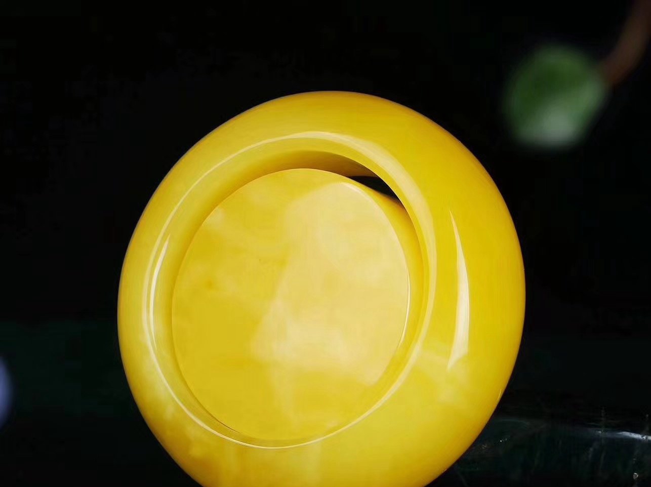 蜜蠟手鐲真的一般在什么價位，蜜蠟手鐲價格為什么少之又少？