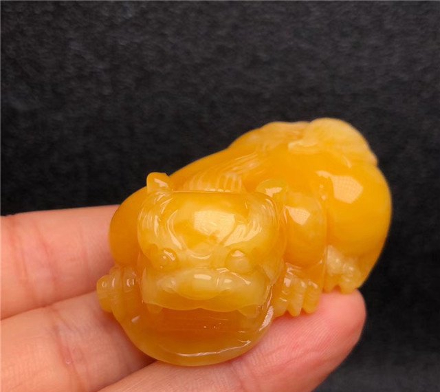 你不可錯過的，蜜蠟貔貅吊墜圖片大全