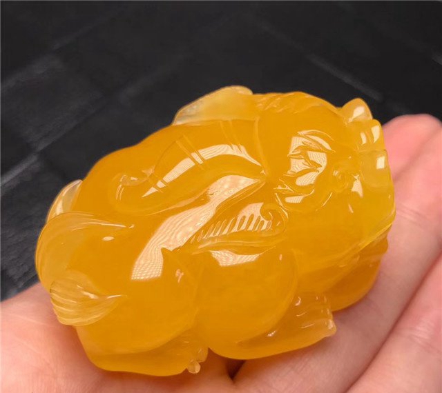 你不可錯過的，蜜蠟貔貅吊墜圖片大全