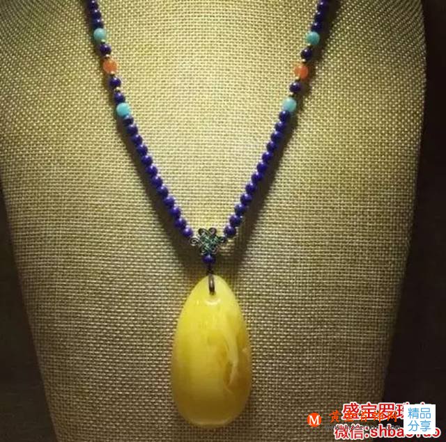 蜜蠟吊墜配鏈圖片，不要被它的美驚呆了！