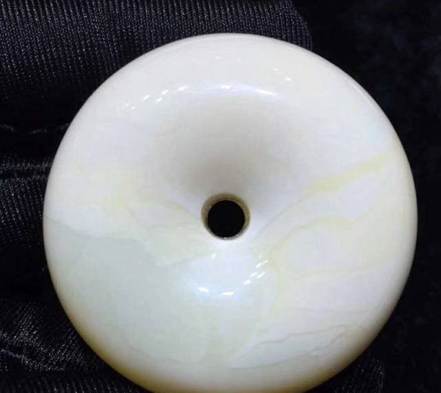 蜜蠟頂珠，從頂珠上就能分辨清代官員品級！