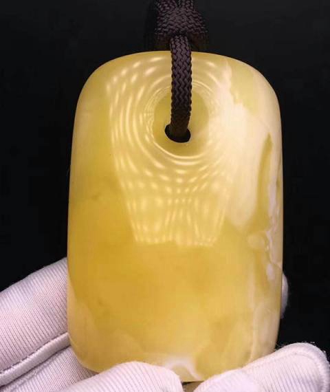 蜜蠟項墜價格，這些吊墜的意義你都知道嗎？