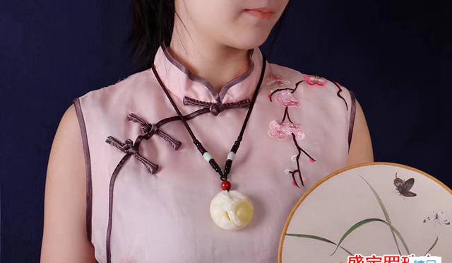 影響女士蜜蠟吊墜價格的因素，你知道幾個？