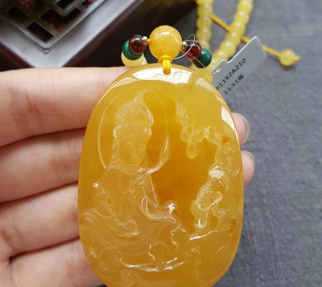 皇蜜蠟吊墜價格判斷，關鍵看這4點！