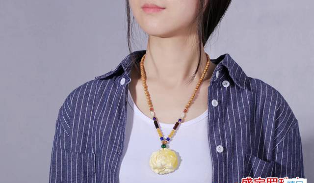 女士蜜蠟吊墜價格及圖片欣賞