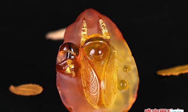 最新琥珀蜜蠟吊墜圖片價格表，原來蜜蠟是這樣定價的！