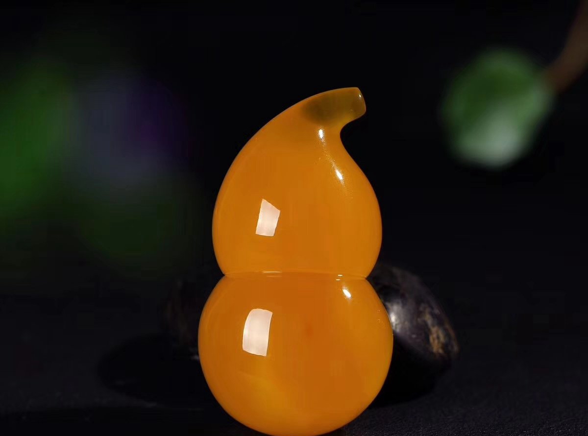 蜜蠟葫蘆吊墜圖片價格，蜜蠟葫蘆吊墜有什么寓意？