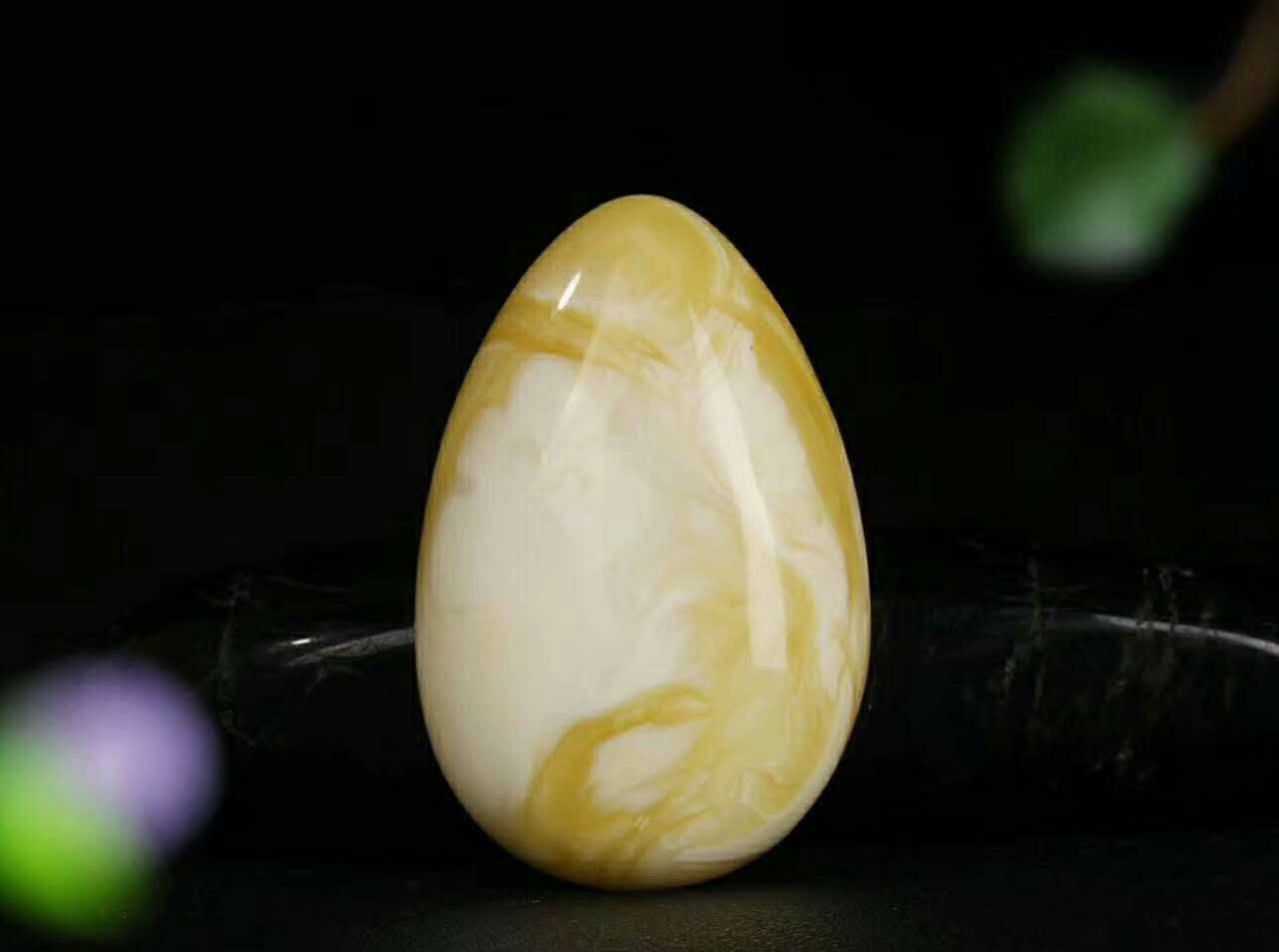 白花蜜蠟吊墜價格圖，蜜蠟為什么如此受歡迎？