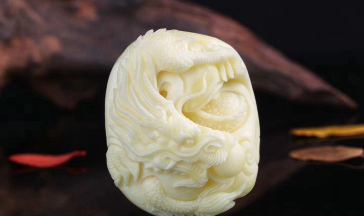 蜜蠟掛墜價格，只需看兩點！