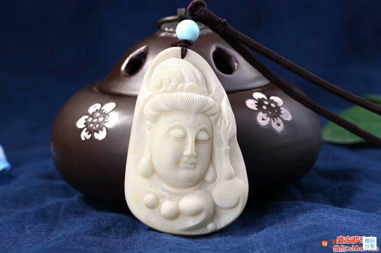 68克蜜臘吊墜價格，為什么說秋季最適合戴蜜蠟吊墜？