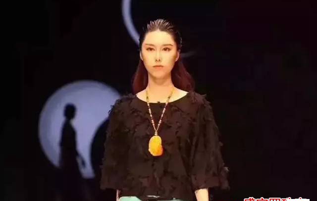 每一件蜜蠟毛衣鏈，都是冬日里的小太陽！