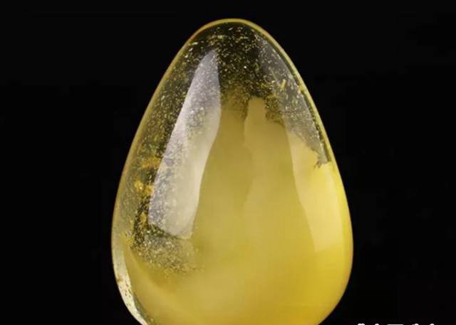 女人帶蜜蠟的好處，戴上它享受青春！