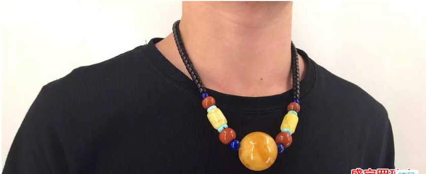 幾張鎖骨蜜蠟項鏈圖片的介紹，讓你真正了解鎖骨鏈！