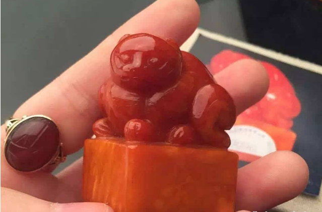 老蜜蠟印章價格多少錢一克？