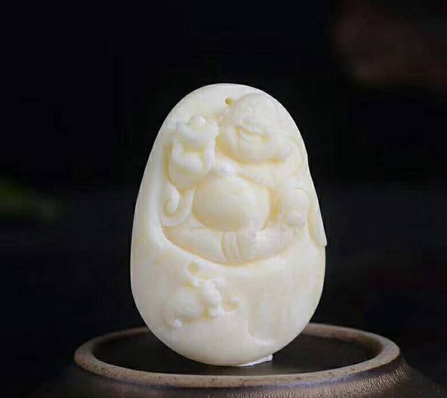 琥珀蜜蠟區別是什么，據說只有10%的人知道答案！