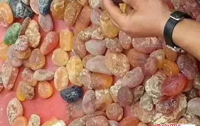 假蜜蠟對人體有害嗎，難道你要以身試險？