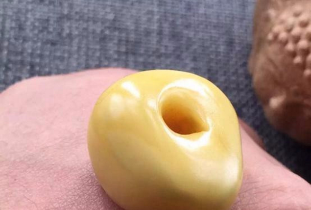 藏傳老蜜蠟價格  藏傳老蜜蠟有什么特點？