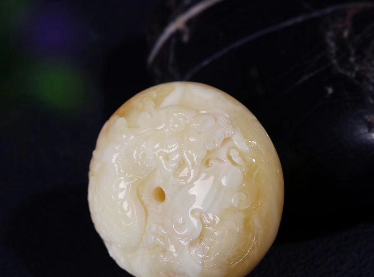 蜜蠟琥珀區別，為什么蜜蠟比琥珀更受歡迎？