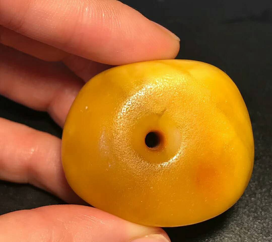 老蜜蠟手串價格及圖片，老蜜蠟如何保養？