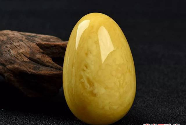 蜜蠟會越戴越黃嗎，后來的它成了老蜜蠟！