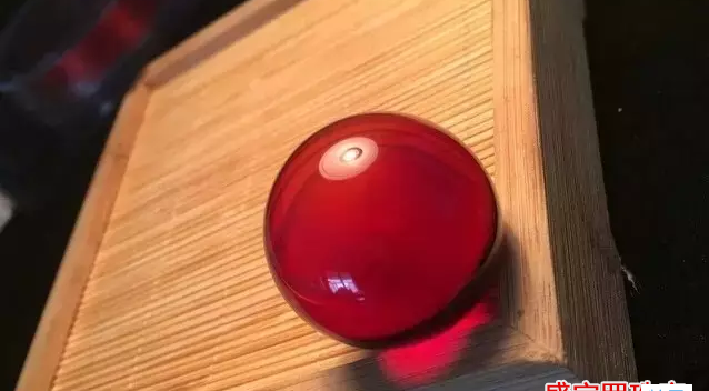 血琥珀手鏈價格以及血珀的品種有哪些？