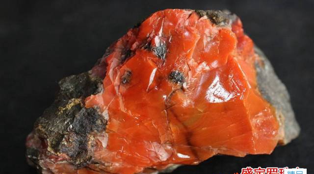 當前南紅玉雕發展需求如何？這么看便明白了