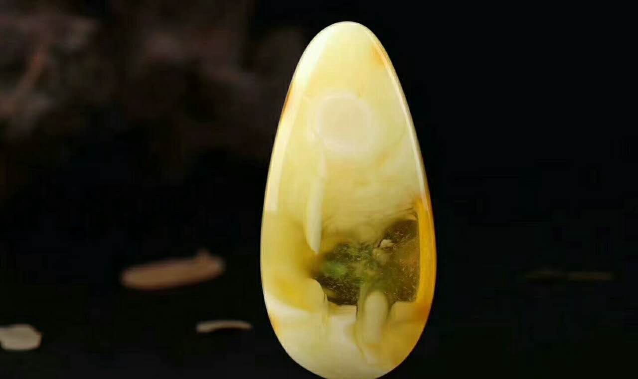 金絞白蜜蠟多少錢一克，買貴了心疼，買便宜了怕假！