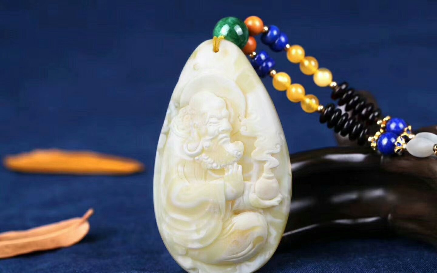 白蜜蠟多少錢一克，這樣挑選可以為你省下不少錢！