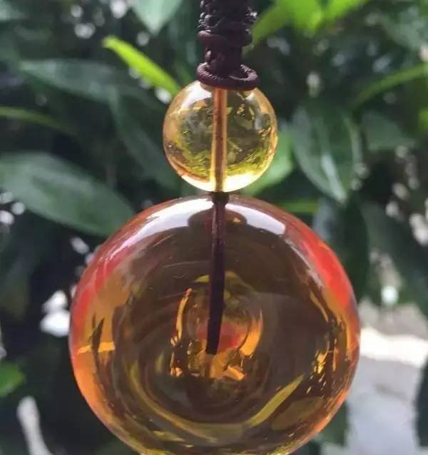 血茶琥珀價格 血茶琥珀有什么特點！