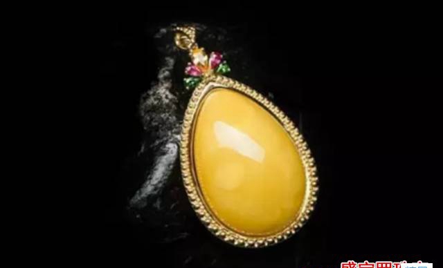 想知道蜜蠟屬于什么材質并不難，這些才是最難的！