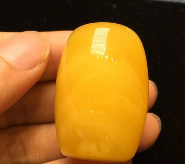 天天說雞油黃，但是你知道什么是雞油黃蜜蠟嗎？
