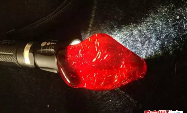 血琥珀的鑒別，后悔沒早知道這些方法！